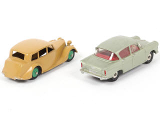 Lot 98 - DINKY TOYS (GB) (2)