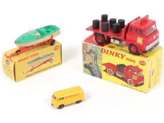 Lot 122 - DINKY TOYS (GB) (3)