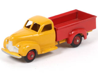 Lot 151 - DINKY TOYS (FRANCE) (1)