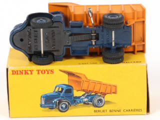 Lot 174 - DINKY TOYS (FRANCE) (1)