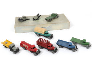 Lot 96 - DINKY TOYS (FRANCE) (1)