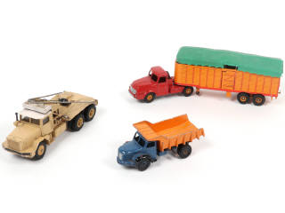 Lot 74 - DINKY TOYS (FRANCE) (3)