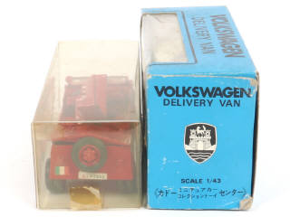 Lot 65 - DIVERS (2)