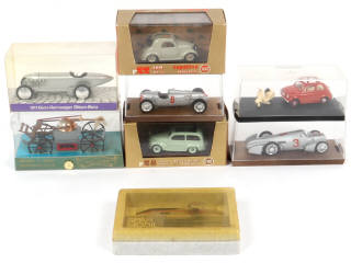 Lot 94 - DIVERS (8)