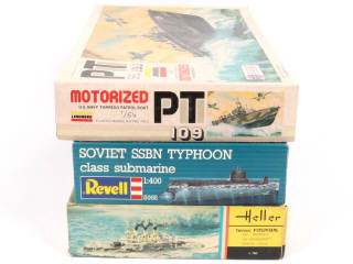 Lot 4 - DIVERS (3)
