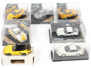 Lot 84 - DIVERS (7)