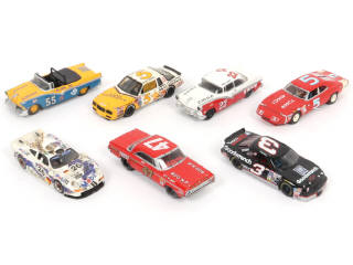 Lot 75 - DIVERS (6)