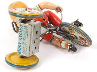 Lot 55 - UNIQUE ART MANUFACTURING CO (USA) (1)