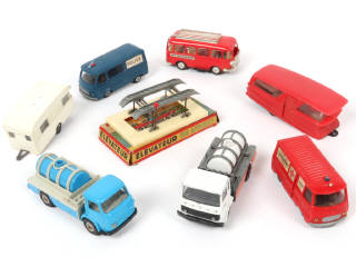 Lot 101 - DIVERS (8)