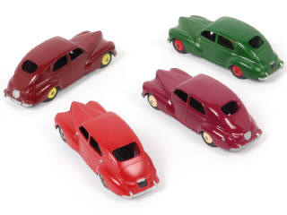 Lot 254 - DINKY TOYS (FRANCE) (4)