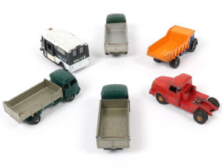 Lot 261 - DINKY TOYS (FRANCE) (6)