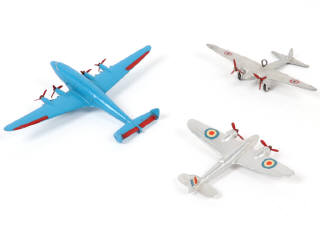Lot 189 - DINKY TOYS (3)