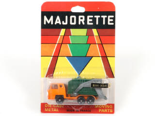 Lot 135 - MAJORETTE (FRANCE) (1)