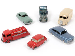 Lot 263 - DINKY TOYS (FRANCE) (6)