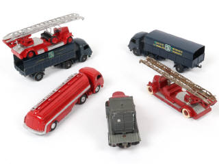 Lot 262 - DINKY TOYS (FRANCE) (6)