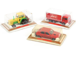 Lot 42 - MAJORETTE (FRANCE) (3)