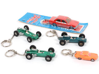 Lot 225 - DIVERS (5)