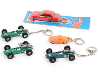 Lot 225 - DIVERS (5)