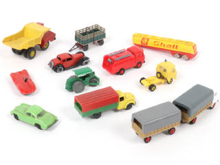 Lot 227 - DIVERS (11)