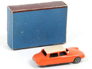 Lot 84 - GITANES (FRANCE) (1)