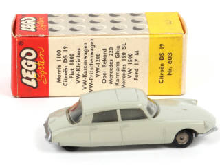 Lot 131 - LEGO (DANEMARK) (1)