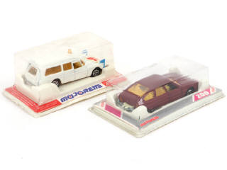 Lot 32 - MAJORETTE (FRANCE) (2)