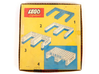 Lot 130 - LEGO (DANEMARK) (1)