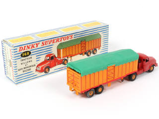 Lot 176 - DINKY TOYS (FRANCE) (1)