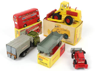 Lot 131 - DINKY TOYS (GB) (5)