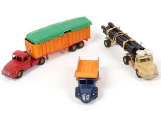 Lot 221 - DINKY TOYS (FRANCE) (3)