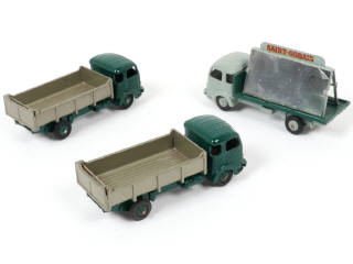 Lot 220 - DINKY TOYS (FRANCE) (3)