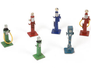 Lot 141 - DINKY TOYS (6)