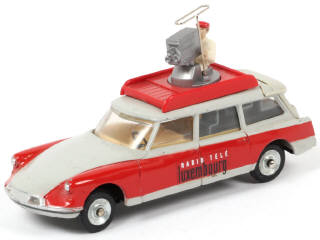 Lot 147 - DINKY TOYS (FRANCE) (1)