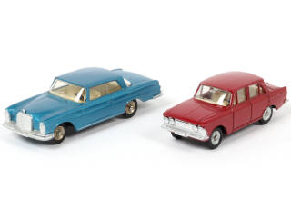 Lot 191 - DINKY TOYS (FRANCE) (2)