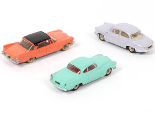 Lot 215 - DINKY TOYS (FRANCE) (3)