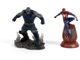 Lot 206 - DIAMOND SELECT TOYS (USA) (2)