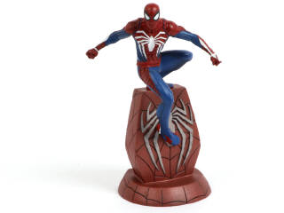 Lot 206 - DIAMOND SELECT TOYS (USA) (2)