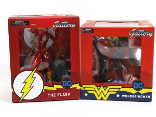 Lot 207 - DIAMOND SELECT TOYS (USA) (2)