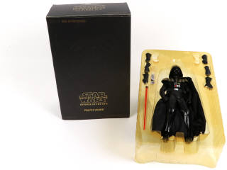 Lot 140 - MEDICOM TOY (CHINE) (1)