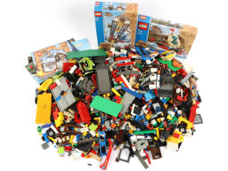 Lot 265 - LEGO (DANEMARK) (1)
