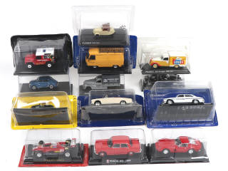 Lot 83 - DIVERS (13)