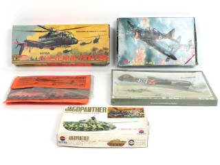 Lot 20 - DIVERS (5)