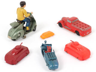 Lot 63 - DIVERS (6)