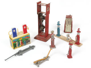 Lot 66 - DIVERS (8)