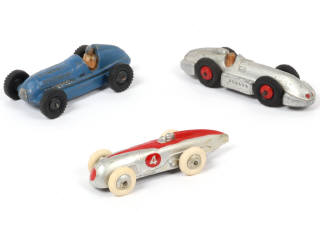 Lot 182 - DINKY TOYS (GB) (3)