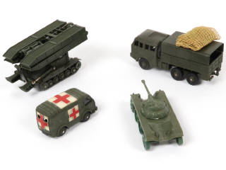 Lot 252 - DINKY TOYS (FRANCE) (4)