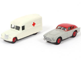 Lot 178 - DINKY TOYS (GB) (2)