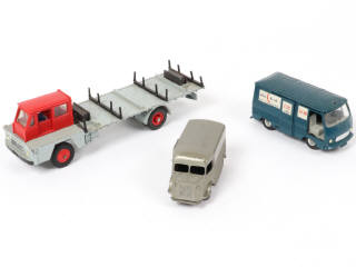 Lot 242 - DINKY TOYS (FRANCE) (3)