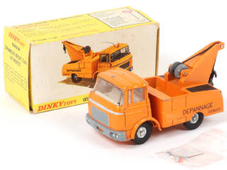Lot 225 - DINKY TOYS (FRANCE) (1)