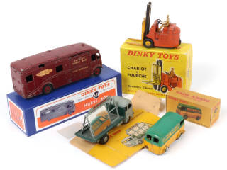 Lot 235 - DINKY TOYS (FRANCE) (1)